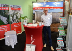 Anton Hulsegge with Howitec. "Due to more and more restrictions in chemical crop protection, climate change and a growing environmental awareness, over the last decades general interest in netting went from 'difficult, expensive' to 'interesting, lets see'.'