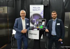 Jörg Schrickel and Lluc Pallares with Amphasys. The company offers a solution to check on the viability of pollen using electrolysis, a solution it now also provides in a portable kit.
