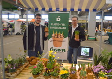 Bas Nieuweboer van Plantastic, dat een soort biohars ontwikkeld heeft waarmee papieren/kartonnen potjes gecoat worden zodat er in geteeld kan en deze toch ook in de grond binnen niet al te lange tijd (meestal een kwestie van enkele maanden) wordt afgebroken. Martin van Lekkerkerk heeft zijn eigen bedrijf (Lekkerkerk Green Business) en helpt de start-up haar weg te vinden binnen de sector.