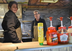 Alle bezoekers werden voorzien door een lekker puntzak friet en een snack door SnekkieVent.