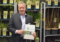 Henk Thielen, persoonlijk verkoper van Hülsman, Hemmie en Saterplant, was blij weer op de beurs te staan.