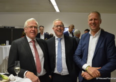 Willem Snoeker van Interpolis, Bernard Oosterom, president AIPH, en Coen van Ruiten van de Has Den Bosch