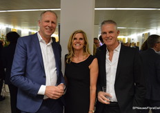 Nogmaals Coen van Ruiten, maar hier met mr. en mw. Olsthoorn van OK Plant
