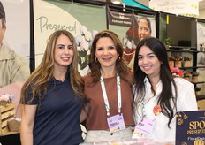 Veronica Jaramillo, Marcela Beardsworh en Diana Velasquez, Fantasy Farms