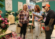 Tammy Sanchez, Sunshine Bouquet Company en Susie Sapardans en Michael Bove AWT Labels and Packaging