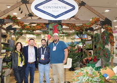 Jennifer Pfeiffer, Troy Cahill, Yerandy Palenzuela en Corey Layman, Continental Floral Greens
