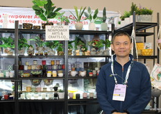 Haiping Huang, Putian Newpower Arts & Crafts uit China