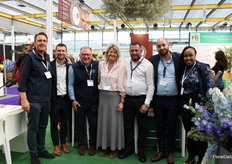 Het team van The Flower Hub. Het Keniaanse bedrijf bestond 20 jaar!