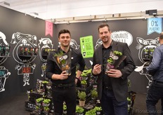 Jan Nikolas Peeters and Tobias Beermann of Cox.