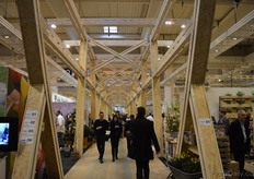 Hall 12 is the (self-claimed) Dutch hall, where most of the companies work together with marketing agency Bizz Communications. Among others, they built the wooden construction