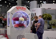 Flowers are a part of Russian culture, but due to the crisis the industry has been hit severely over the last couple of years. The Ruble seemed to have stabilised at last, being a cause for a positieve atmosphere at the exhibition.