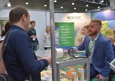 In the Netherlands, Koppert celebrated the 50 year anniversary broadly. In Russia, Alexander Dodonov had quite some busy days explaining on the biological products of the firm.