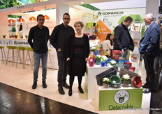 The team of Soparco presemting their detectable pots. They offer various colored ranges in thermoform and injected that are NIR detectable, like blue, green, red and taupe.