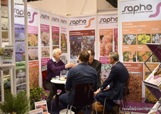 Olivier Pantin of Sapho talking with visitors.