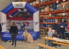 Aan de kinderen was goed gedacht .... springkussen, schminken en ... ijs eten