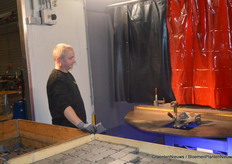 De lasrobot doet het werk