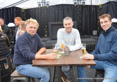 Met / zonder achternaam: Hen, Richard en Bart