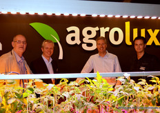 Nico v.d. Houwen en Niels Zwinkels, samen met Peter Camijn en Paul van Koppen van Kwekerij 't Woudt