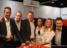 Martin Prins, Wesley Sonneveld, Rick van Buijtene, Amber van Oosten, Ivette Keijzer en Johan de Heer van Van Koppen & Van Eijk