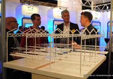 En Marc Staring en Sebastian Smeur doen hetzelfde bij Meteor Systems. De maquette staat er fraai bij!