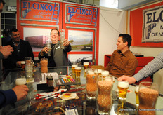 Bij ELcinco wordt het in de loop van de avond wel erg gezellig