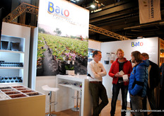 Bato geeft uitleg in de stand