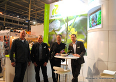 Bio-teler Pieter de Vogel met Maarten van Geest, Ben Zwinkels en Albert van Os van Rijk Zwaan