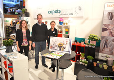 Copots en Dymak deelden een stand. Op de foto Marloes en Bas Verschoor van Copots en rechts Kate Kulesza van Dymak