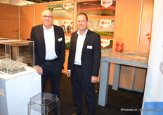 Bosman van Zaal natuurlijk ook op de beurs. Links Gerard Peek, rechts Geert Nell