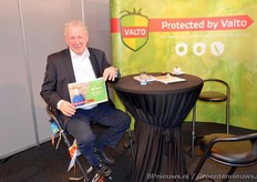 En dan ... versieren ze je stoel op je 80e verjaardag op HortiContact. Piet van der Helm, Valto - Nogmaals van harte gefeliciteerd met je verjaardag!