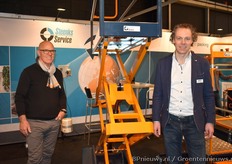 Vader en zoon, Freek en Wouter Steenks, pakken weer fink uit met een grote greep uit hum assortiment van de zitveegmachine tot de buisrailwagen.