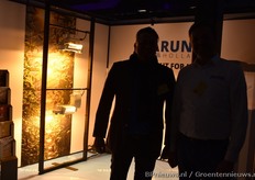 De BESTE foto van de beurs geeft aan hoeveel licht de armaturen van Aruna Holland geven