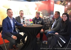 Gezellige boel bij Fruitmasters waar Harrie Jonker als elk jaar veel bezoek krijgt