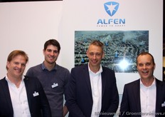 Bernard Bruins Slot, Ruben Tempel, Wibo Elzinga en Serge Kraaijeveld van Alfen hadden onder meer een batterijcontainer naar de beurs meegenomen.