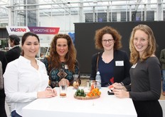 Letteke Pichel, Francesca Thijssen en Maartje Jung van Royal Brinkman in gesprek met Tess van der Zwet van Smith Communicatie.