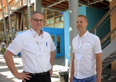 Arno Zerhusen van Pöppelmann in gesprek met Mark van Antwerpen van Royal Brinkman, die een van de deelnemers is van het Academy-programma.