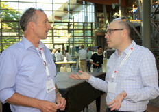 Arjan Jansma van Qlobel praat na met Paul Rulkens.