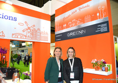 Maaike en Amparo van Greenn. Green realiseerde de standbouw voor de Nederlandse standhouders van het bloemen- en plantenpaviljoen.