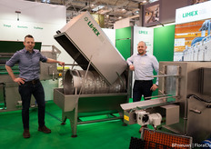 Joep Janssen en Bart Bovee van Limex met de trommelfilter
