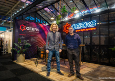 Daan Geers en Bas van Mil van Geers Grow Light Systems hebben het druk zat met alle belichting in de sector