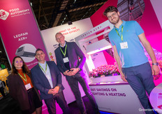 Food Autonomy lanceerde de nieuwe versie van hun LED-fan, de Air+. Later meer, eerst de foto met Annett Gydri, Mario Taal, Keith Thomas en Sejpes Balaza