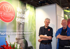 Maarten Vrensen en Simon van Zanten (De Bolster) praten liever over paprika-onderstam Skyborn dan dat ze uitgebreid moeten poseren voor de foto. En gelijk hebben ze!