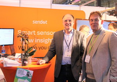 Bert van Tol (Sendot) en Robert Zuyderwijk van (B+H Solutions) vertelde enthousiast dat ze straks samen op de Greentech staan. Kunnen ze hier alvast warm draaien.