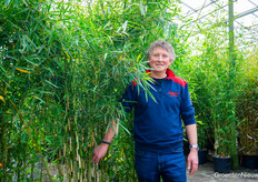 Bennie Nielen, eigenaar van Bamboo Giant, werd bestookt met vragen over de planten en over panda's.