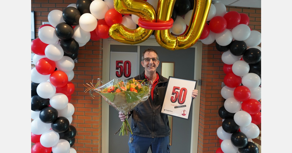 Leo van der Hoeven 50 jaar in dienst bij Hoogendoorn