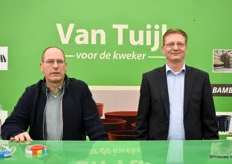 De mannen van Van Tuijl, onmisbaar op de GrootGroen Plus, Willem Vermeer en Gerardus Veenema stonden er voor de kwekers.