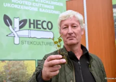 Bauwe Kalma van Heco Stekcultures stond op de beurs met zijn jonge planten van houtachtige gewassen.