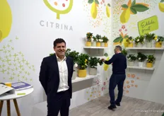 Pedro Camargo van Citrina, dat de citroenplanten kweekt in Portugal en in De Kwakel een kas heeft om de planten aan de koelere omstandigheden bij ons te laten wennen en vervolgens uit te leveren.