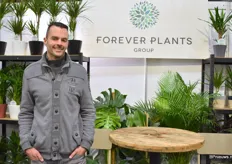 Corné van Winden van ForEver Plants met het vertrouwd en uitgebreid assortiment groene kamerplanten.