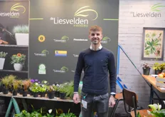 Jurre van Veen van Kwekerij de Liesvelden, dat met een breed assortiment Helleborus, Lavendel 'en tal van andere planten en grassen eensnoepwinkel voor de handel is'.